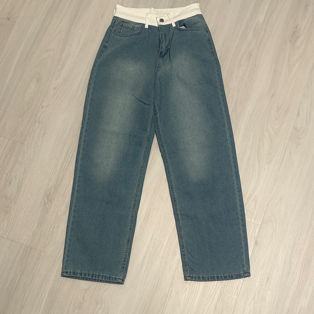SHEIN Relaxed Fit Jeans in Blue and White size 4